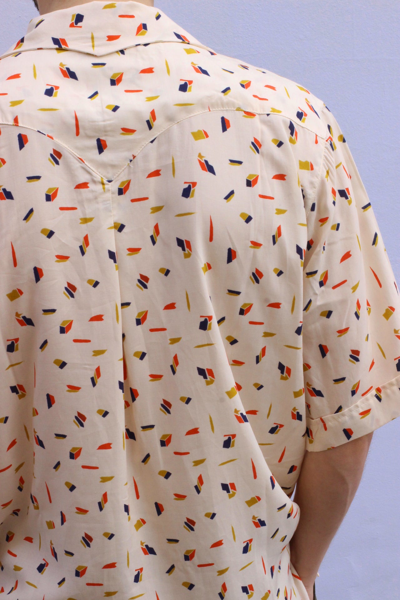 Cream Retro Wallpaper Viscose Bowler